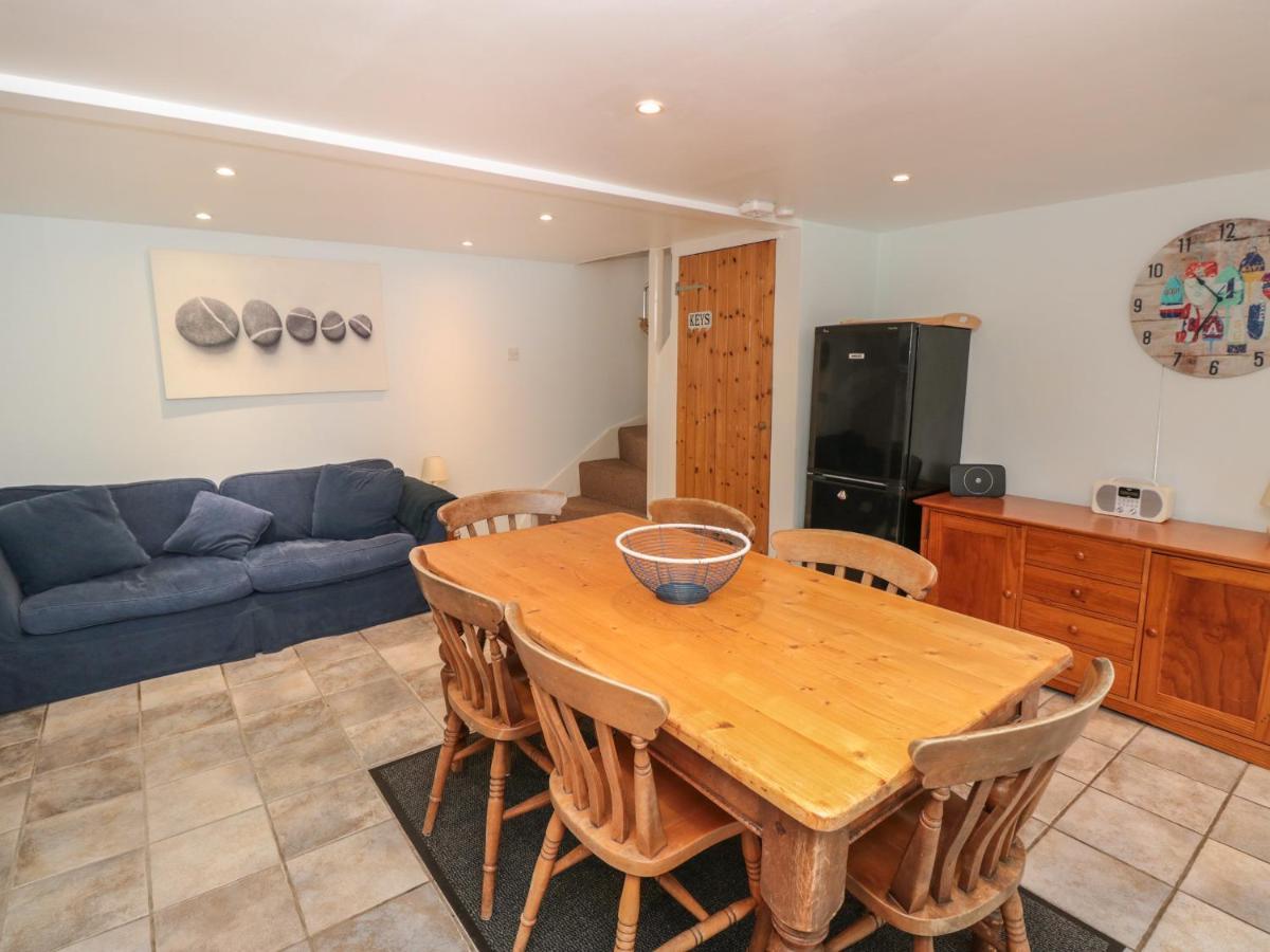 5 Fairview Road Dartmouth